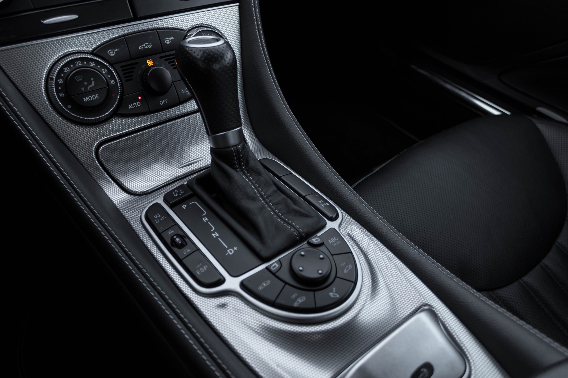 Mercedes-Benz SL-Klasse 500 Sport ABC/Harman-Kardon/Comand/Distronic Aut7 NP €175292 Foto 27