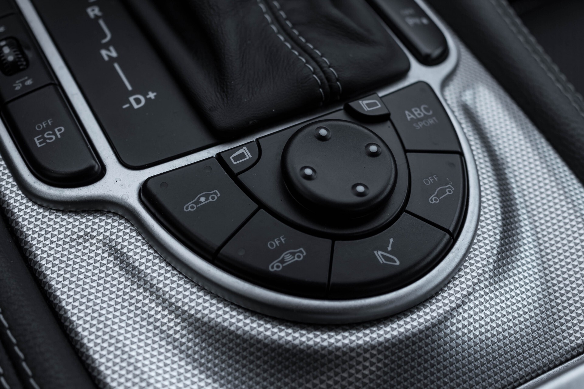 Mercedes-Benz SL-Klasse 500 Sport ABC/Harman-Kardon/Comand/Distronic Aut7 NP €175292 Foto 29