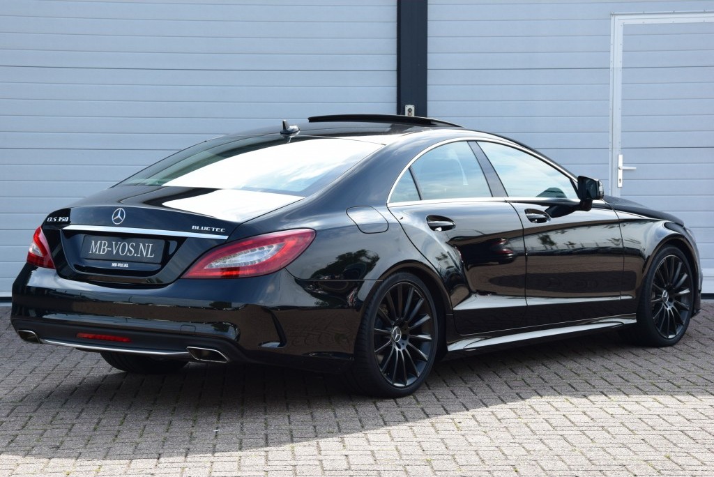 Mercedes-Benz CLS-Klasse 350 d Bluetec AMG Airmatic/ILS/Harman-Kardon Aut9 Foto 2