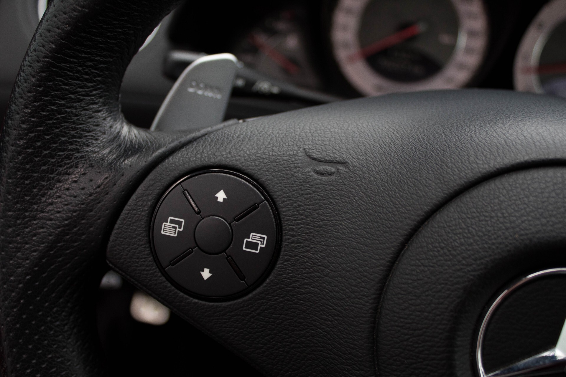 Mercedes-Benz SL-Klasse 63 AMG Performance/Carbon/Exclusive/Panorama Aut7 Foto 10