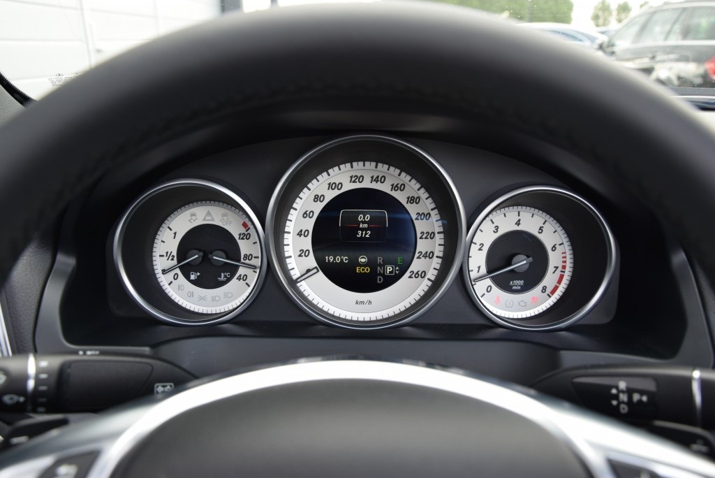 Mercedes-Benz E-Klasse Cabrio 400 AMG Aut7 Foto 6