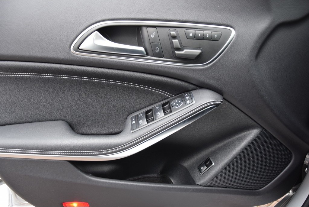 Mercedes-Benz CLA-Klasse 250 Panorama/Distronic/Leer/Com/Sound/ILS Aut7 Foto 10