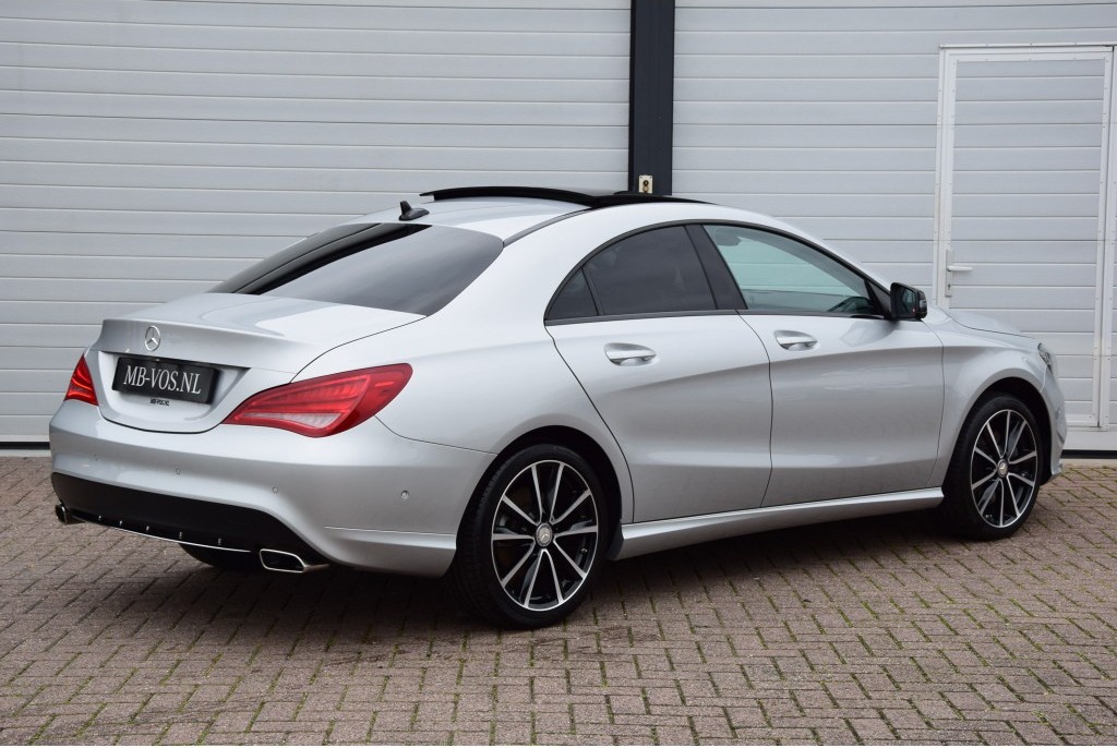 Mercedes-Benz CLA-Klasse 250 Panorama/Distronic/Leer/Com/Sound/ILS Aut7 Foto 2