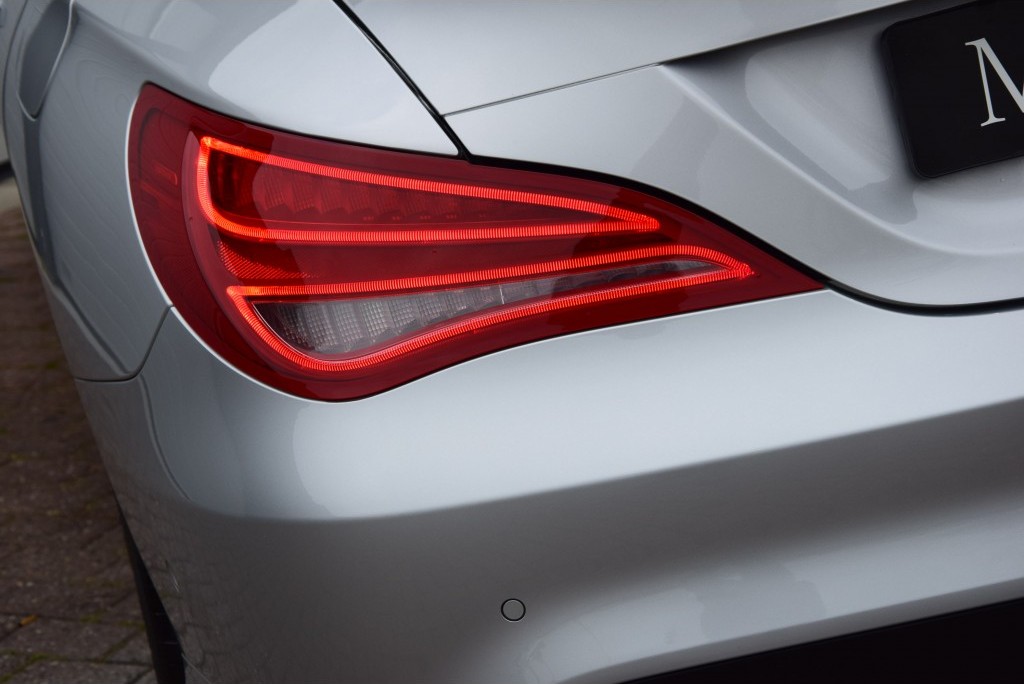 Mercedes-Benz CLA-Klasse 250 Panorama/Distronic/Leer/Com/Sound/ILS Aut7 Foto 32