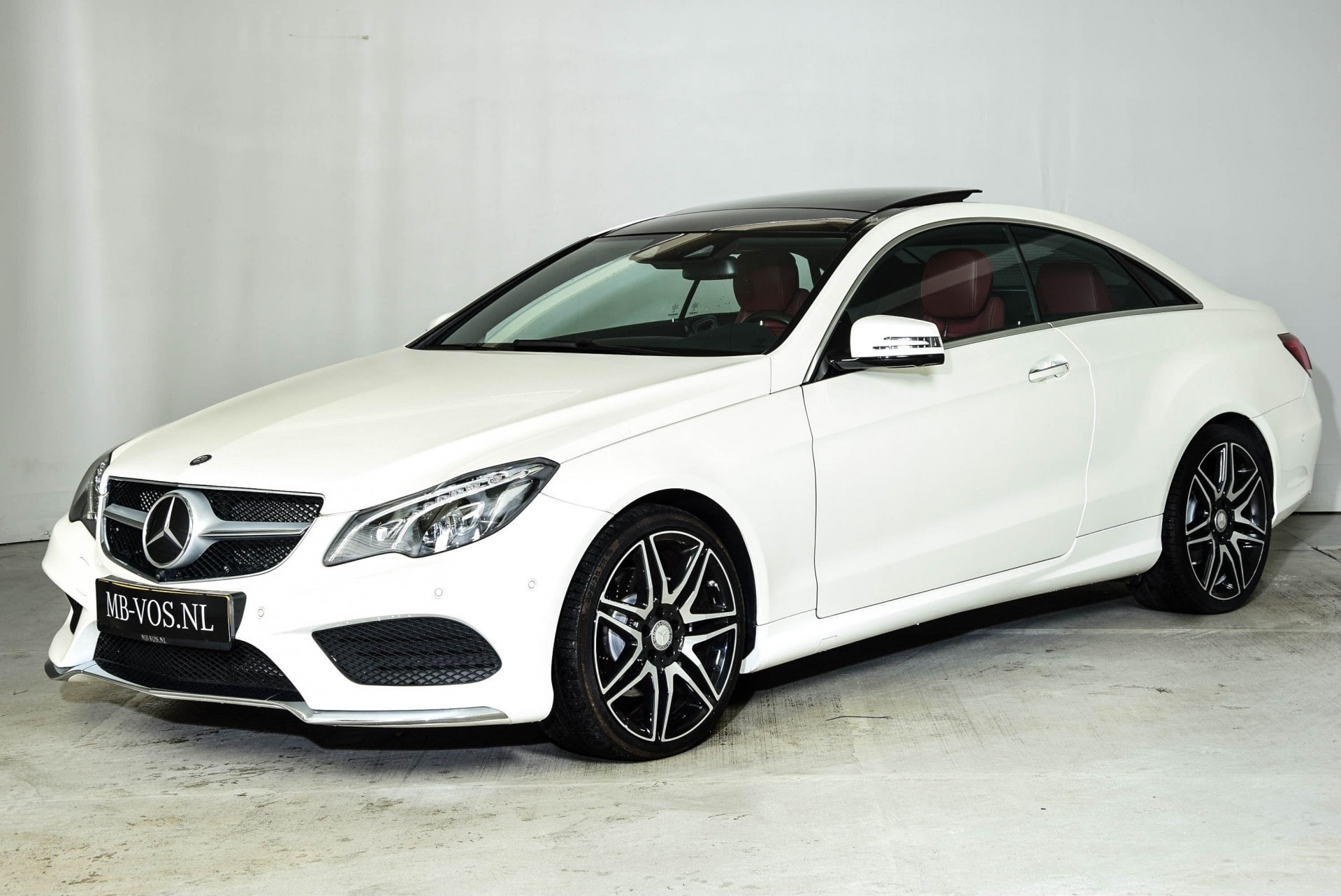 Mercedes-Benz E-Klasse 320 V6 AMG Plus Panorama Distronic/Keyless/Sound/360/Standkachel Aut7 Foto 1