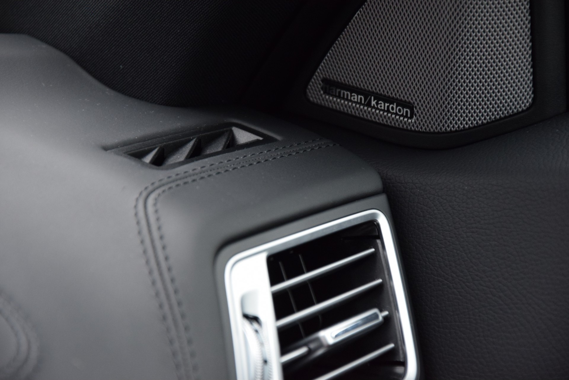 Mercedes-Benz E-Klasse 320 V6 AMG Plus Panorama Distronic/Keyless/Sound/360/Standkachel Aut7 Foto 10