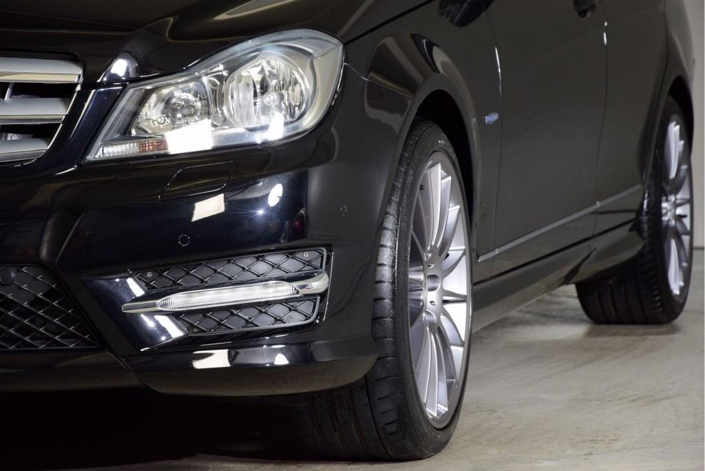 Mercedes-Benz C-Klasse 350 Cdi Estate AMG Panorama/Com/Harman-Kardon Aut7 Foto 21