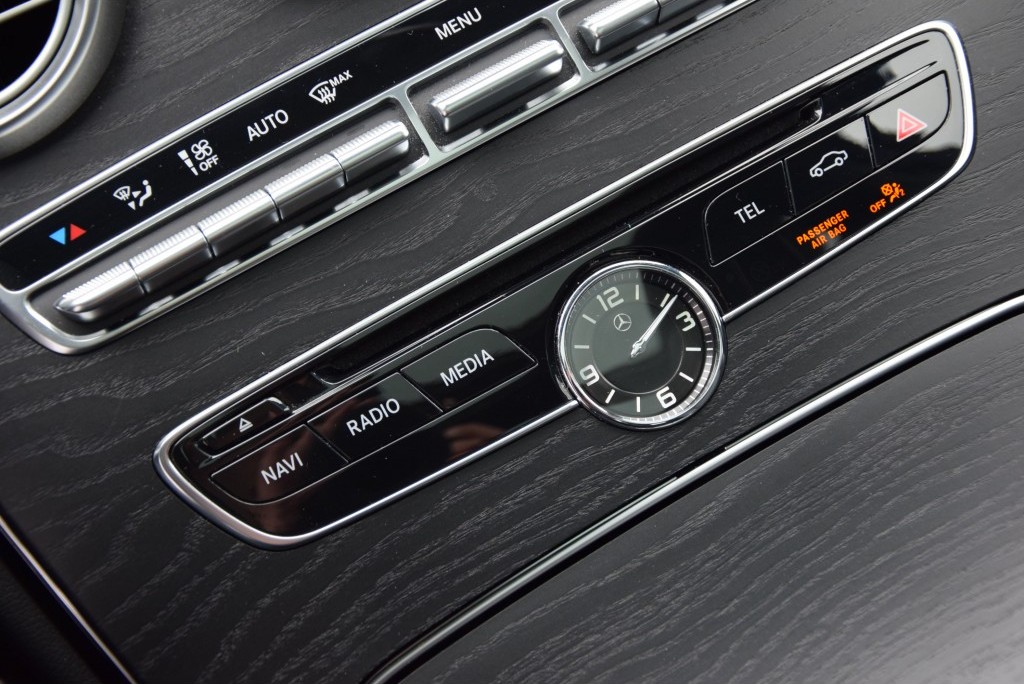 Mercedes-Benz C-Klasse 250 T AMG Night Panorama Burmeister/Com/Mem/19" Aut7 Foto 18