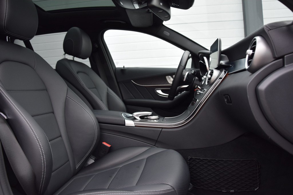 Mercedes-Benz C-Klasse 250 T AMG Night Panorama Burmeister/Com/Mem/19" Aut7 Foto 3