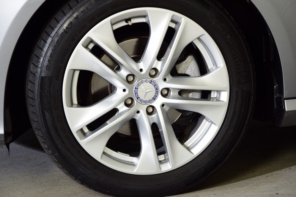 Mercedes-Benz E-Klasse 220 Cdi Avantgarde COMAND/ILS Aut7 Foto 17