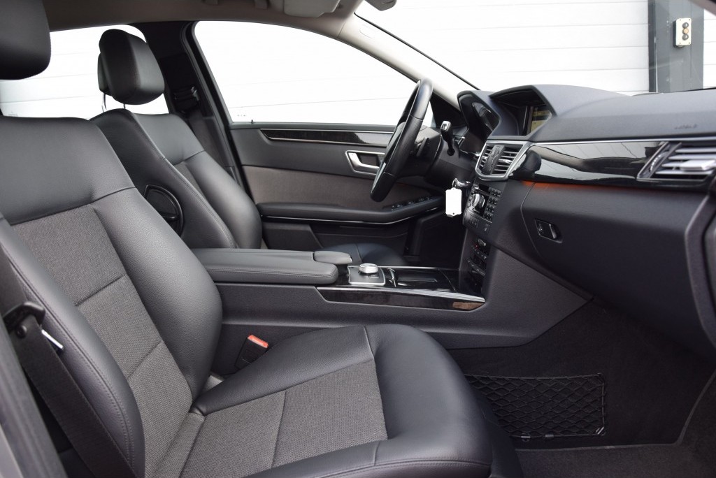 Mercedes-Benz E-Klasse 220 Cdi Avantgarde COMAND/ILS Aut7 Foto 3