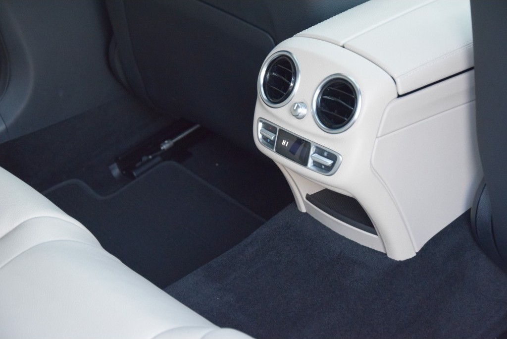 Mercedes-Benz C-Klasse 300 Bluetec Hybrid Distronic/Keyless/HUD/TV/360cam Aut7 Foto 18