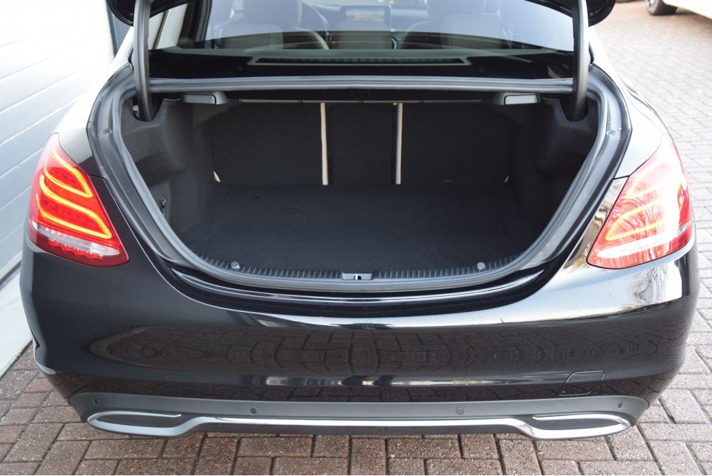 Mercedes-Benz C-Klasse 300 Bluetec Hybrid Distronic/Keyless/HUD/TV/360cam Aut7 Foto 19