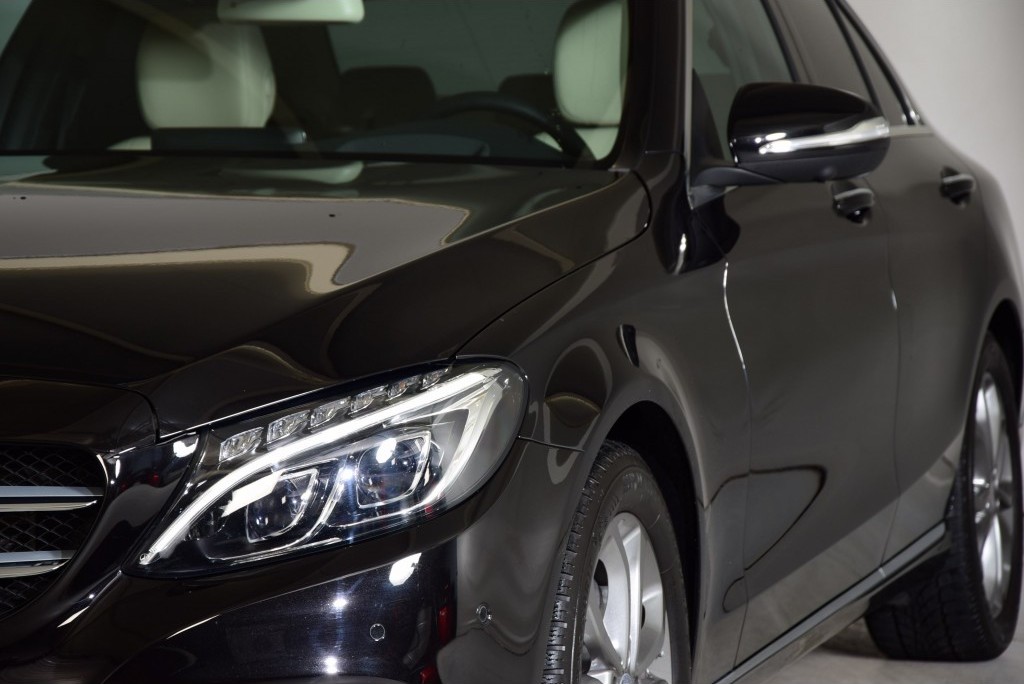 Mercedes-Benz C-Klasse 300 Bluetec Hybrid Distronic/Keyless/HUD/TV/360cam Aut7 Foto 22