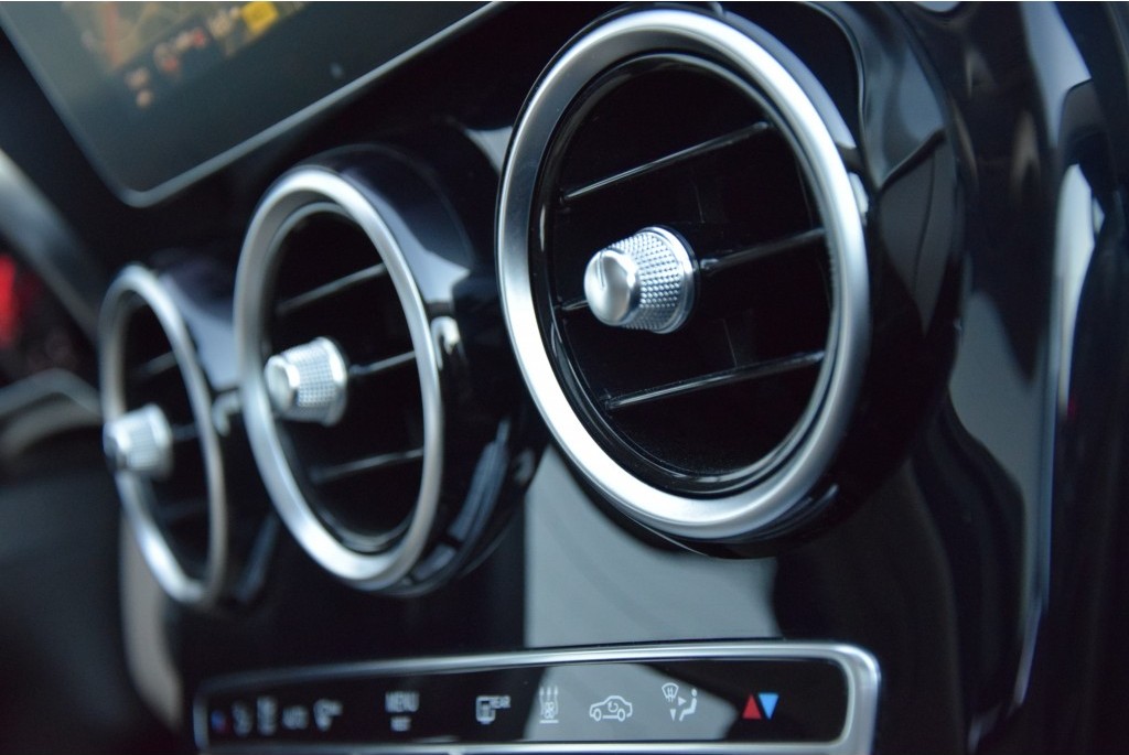 Mercedes-Benz C-Klasse 300 Bluetec Hybrid Distronic/Keyless/HUD/TV/360cam Aut7 Foto 9