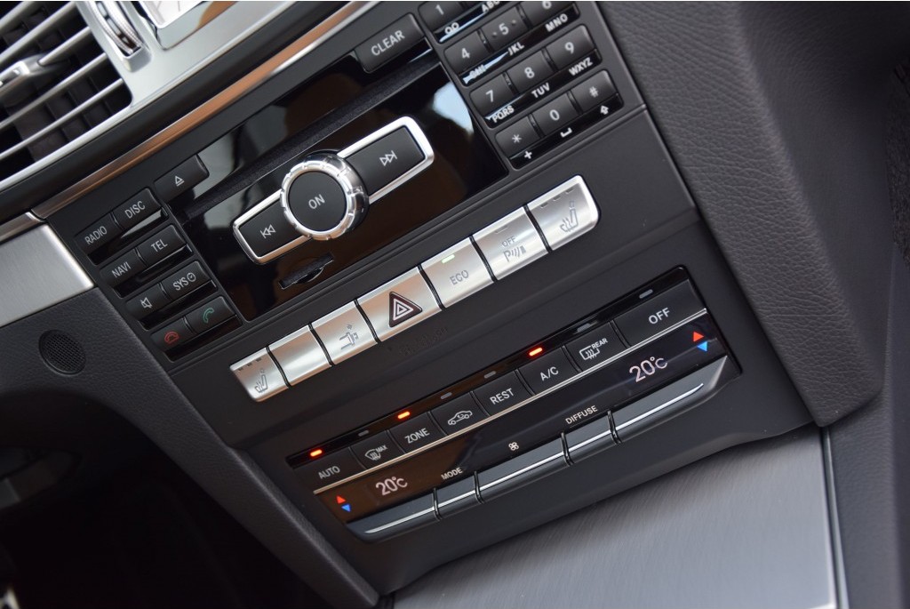 Mercedes-Benz E-Klasse Coupé 200 Coupe AMG Panorama Leer/Com/360-cam Aut7 Foto 13