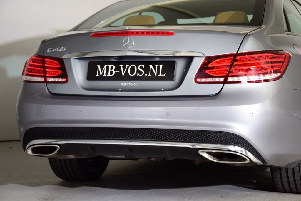 Mercedes-Benz E-Klasse Coupé 200 Coupe AMG Panorama Leer/Com/360-cam Aut7 Foto 25