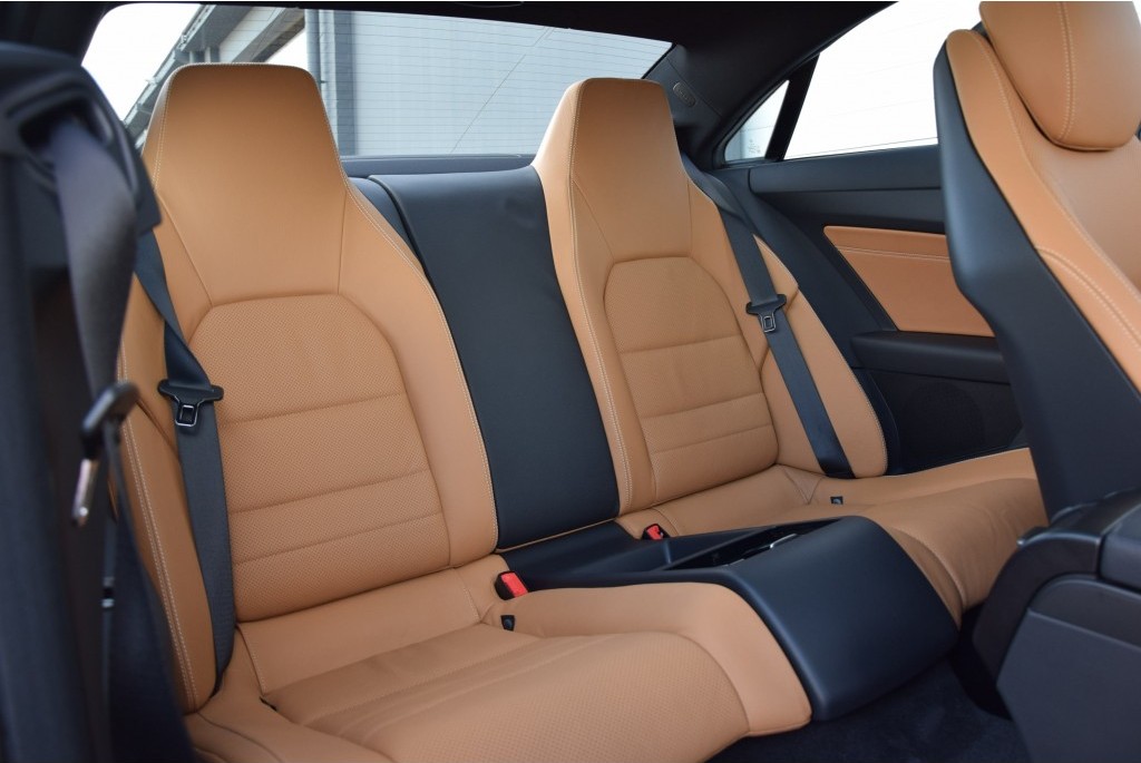 Mercedes-Benz E-Klasse Coupé 200 Coupe AMG Panorama Leer/Com/360-cam Aut7 Foto 4