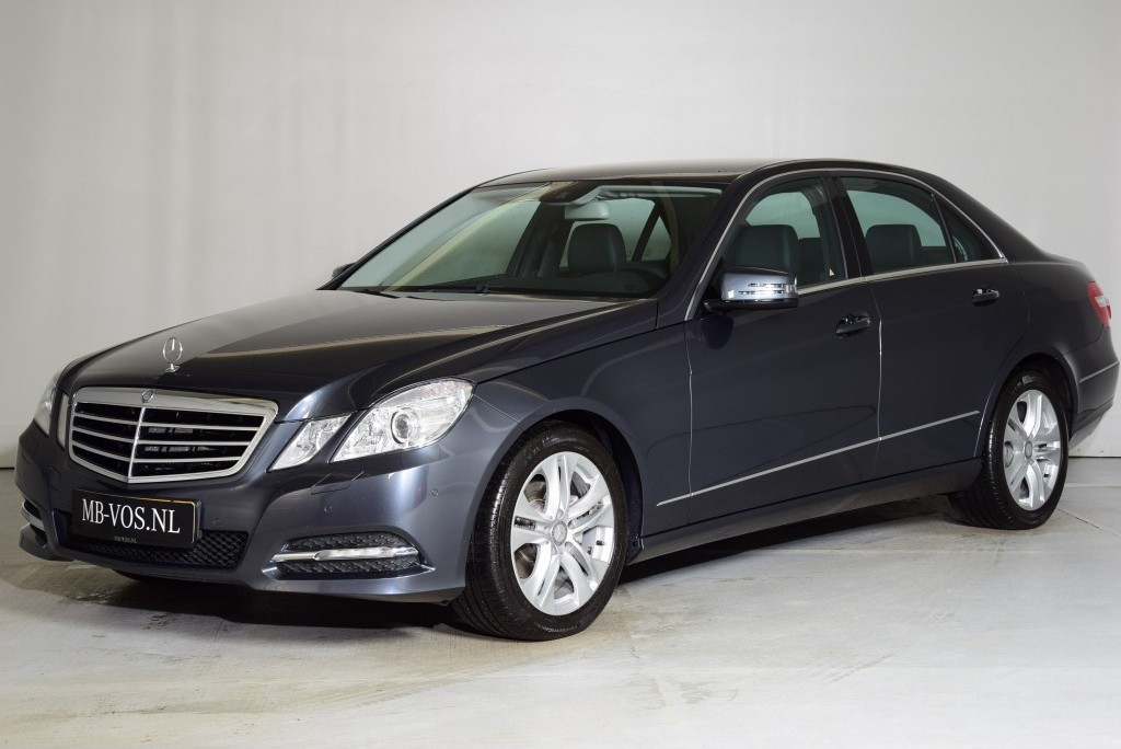 Mercedes-Benz E-Klasse 200 CGI Avantgarde Navi/ILS Aut5 Foto 1