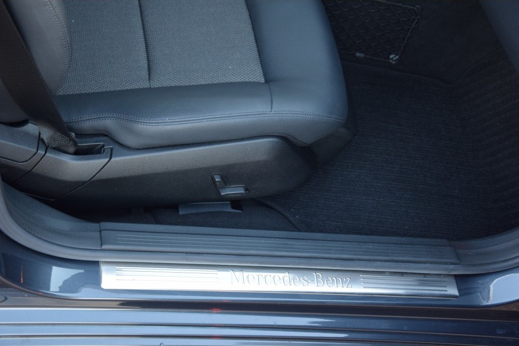Mercedes-Benz E-Klasse 200 CGI Avantgarde Navi/ILS Aut5 Foto 11