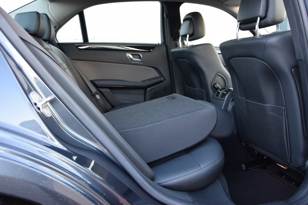 Mercedes-Benz E-Klasse 200 CGI Avantgarde Navi/ILS Aut5 Foto 13