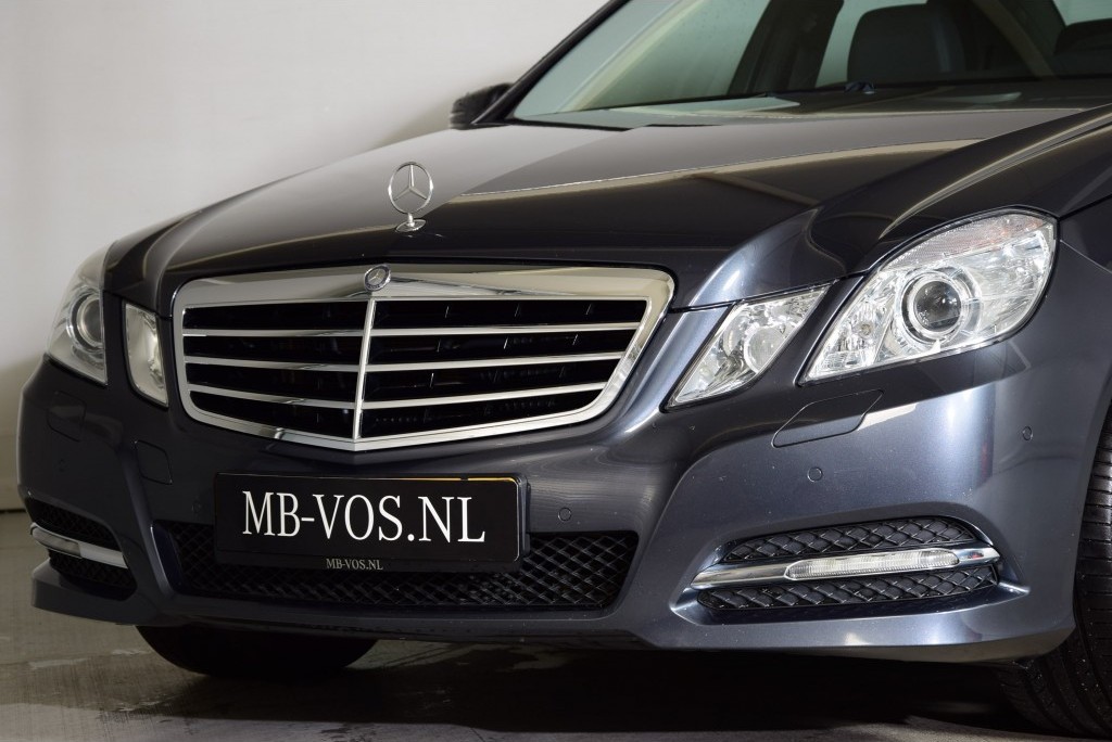 Mercedes-Benz E-Klasse 200 CGI Avantgarde Navi/ILS Aut5 Foto 16