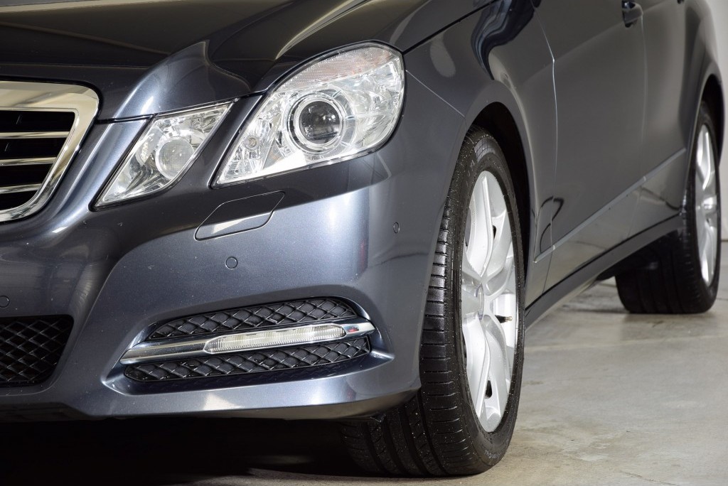 Mercedes-Benz E-Klasse 200 CGI Avantgarde Navi/ILS Aut5 Foto 17