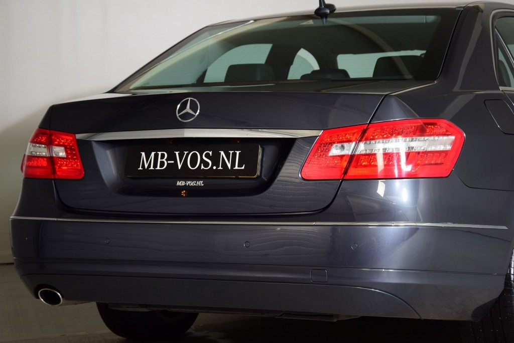 Mercedes-Benz E-Klasse 200 CGI Avantgarde Navi/ILS Aut5 Foto 18