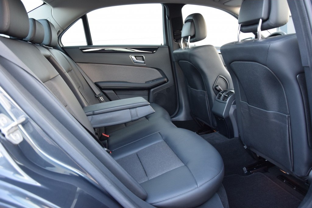 Mercedes-Benz E-Klasse 200 CGI Avantgarde Navi/ILS Aut5 Foto 4