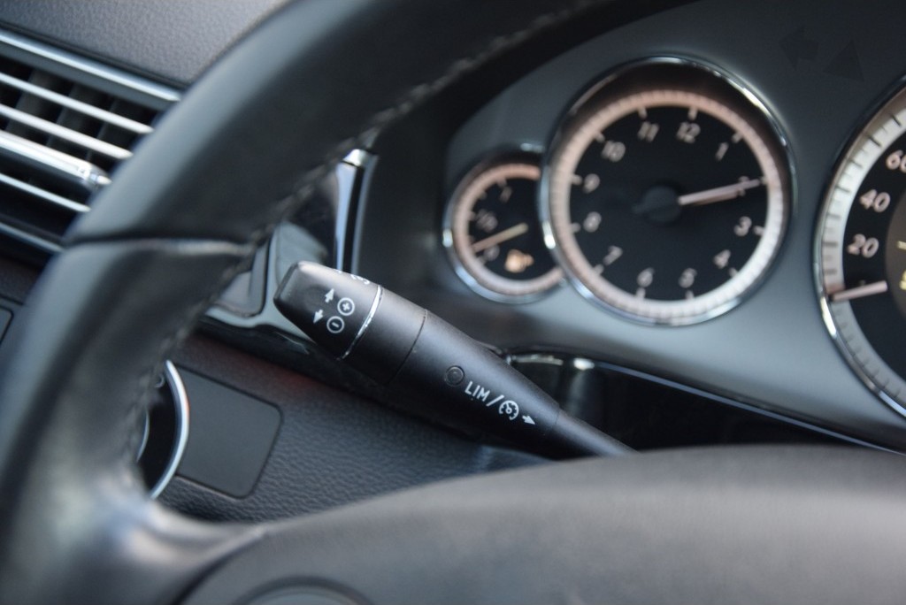 Mercedes-Benz E-Klasse 200 CGI Avantgarde Navi/ILS Aut5 Foto 8