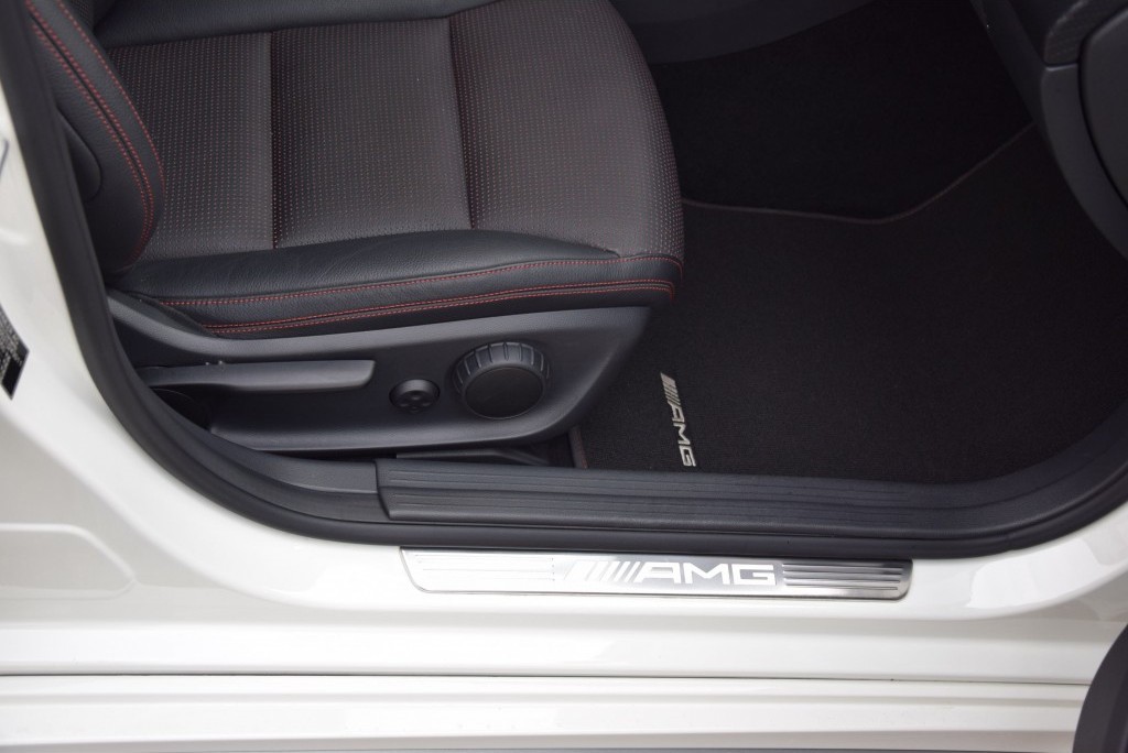 Mercedes-Benz A-Klasse 45 AMG 4MATIC Panorama Performance Aut7 Foto 10