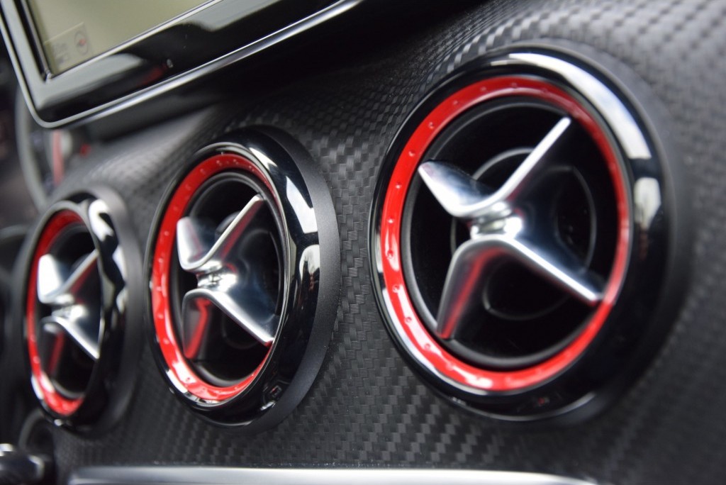 Mercedes-Benz A-Klasse 45 AMG 4MATIC Panorama Performance Aut7 Foto 11