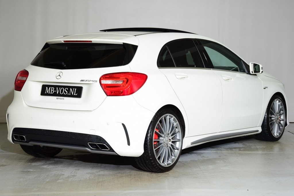 Mercedes-Benz A-Klasse 45 AMG 4MATIC Panorama Performance Aut7 Foto 2