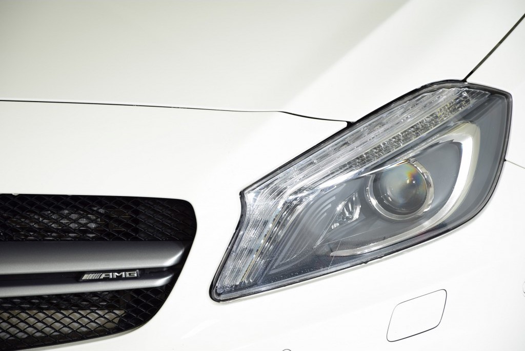 Mercedes-Benz A-Klasse 45 AMG 4MATIC Panorama Performance Aut7 Foto 22