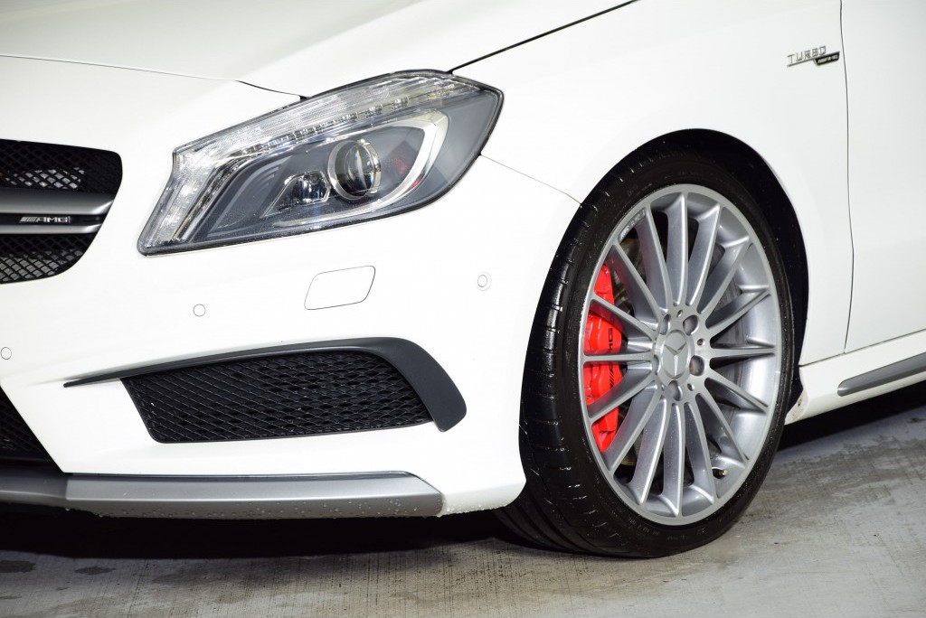 Mercedes-Benz A-Klasse 45 AMG 4MATIC Panorama Performance Aut7 Foto 25
