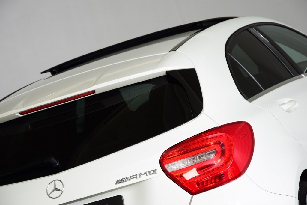 Mercedes-Benz A-Klasse 45 AMG 4MATIC Panorama Performance Aut7 Foto 27