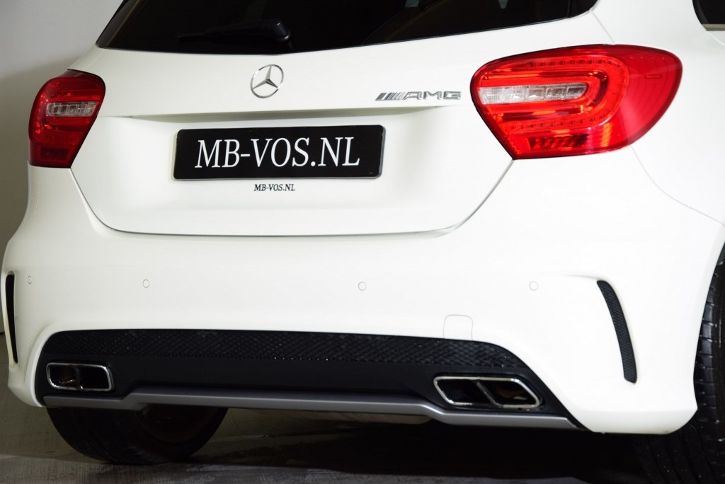 Mercedes-Benz A-Klasse 45 AMG 4MATIC Panorama Performance Aut7 Foto 28