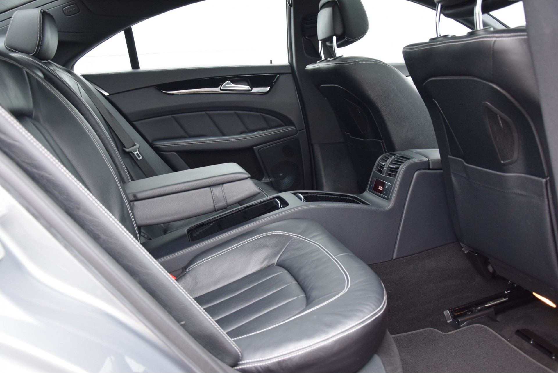 Mercedes-Benz CLS-Klasse 350 Cdi AMG Airmatic Distronic Keyless Mem Harman-Kardon Aut7 Foto 4