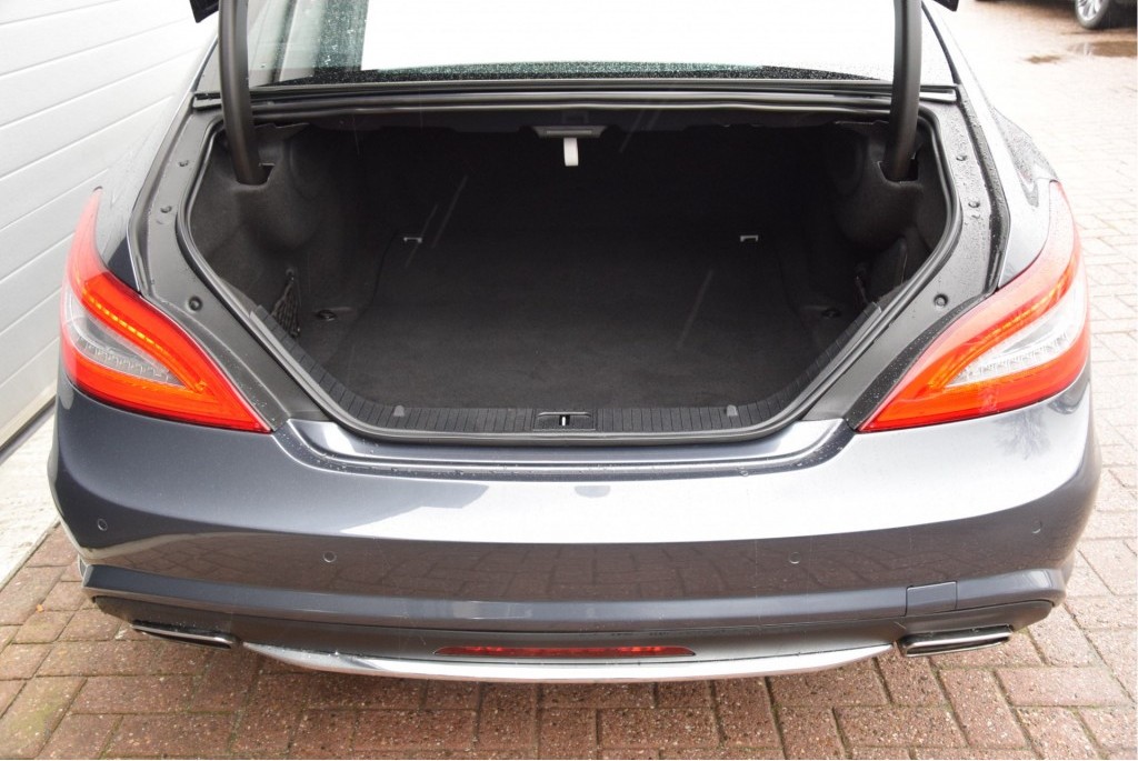 Mercedes-Benz CLS-Klasse 350 Cdi AMG Distronic / Airmatic / Harman-Kardon / Massagestoelen Aut7 Foto 13