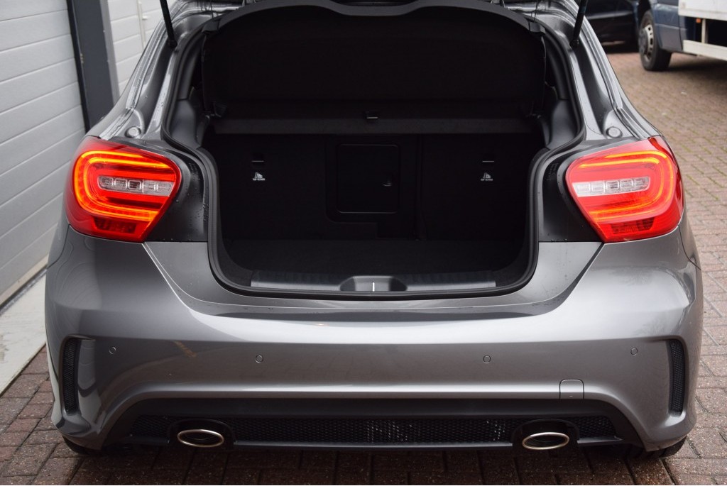 Mercedes-Benz A-Klasse 220 Cdi AMG Night Panorama Sound/Mem/Xenon Aut7 Foto 16