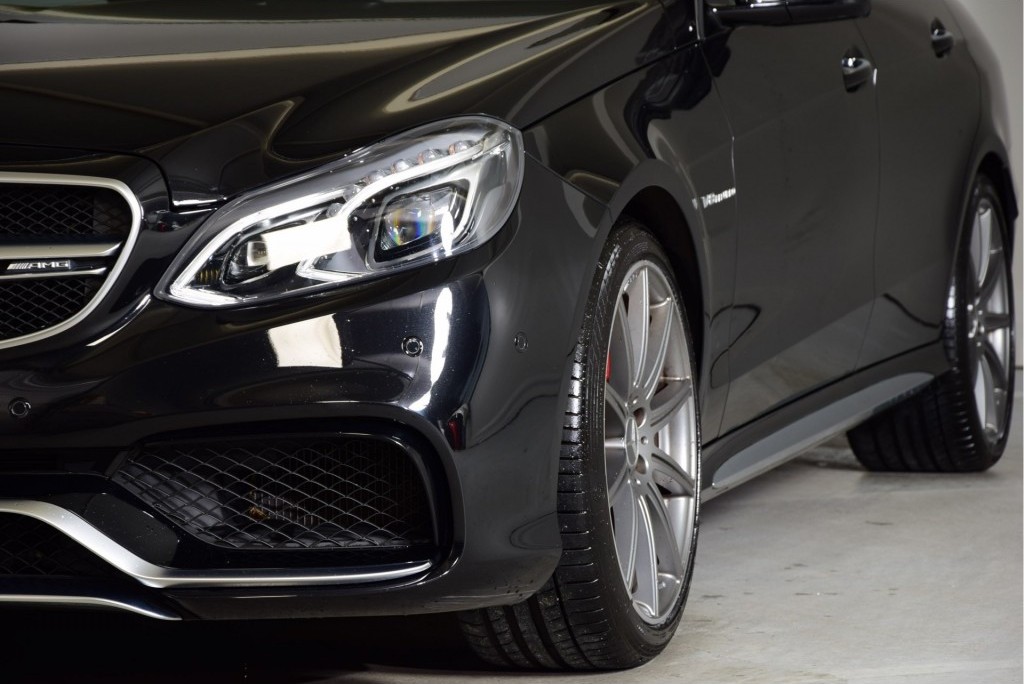 Mercedes-Benz E-Klasse 63 AMG S 4MATIC Panorama Distronic/Keyless/Sound/Mem Aut7 Foto 24