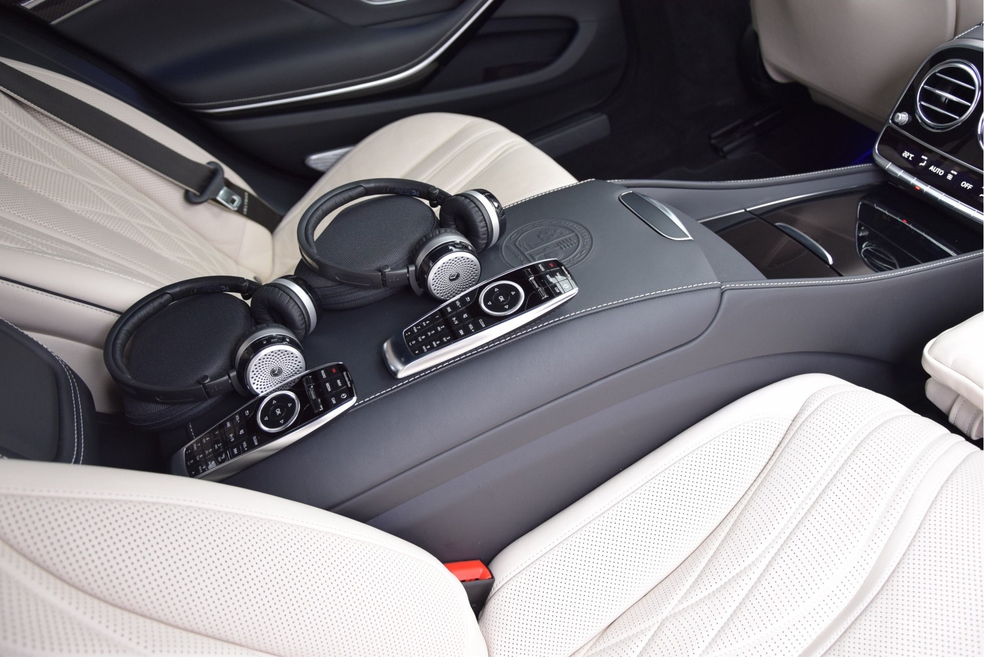 Mercedes-Benz S-Klasse 63 AMG L 4-M Designo Mat / Carbon / Entertainment / Burmester High-End / Drivers Pack Aut7 Foto 19