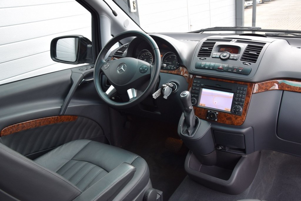 Mercedes-Benz Viano 3.0 CDI AVANTGARDE DC LANG Ambiente Leer/Com/2xDak/Xenon/2xschuifdeur Aut7 Foto 5