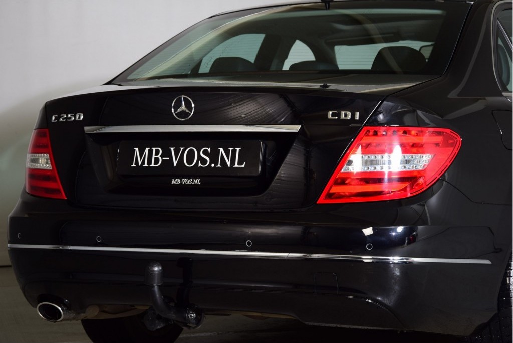 Mercedes-Benz C-Klasse 250 Cdi Avantgarde Schuifdak/Navi/LED Aut7 Foto 14