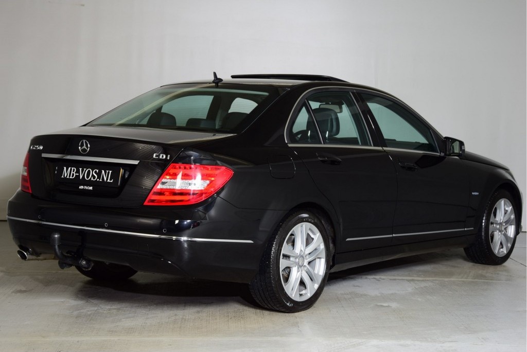 Mercedes-Benz C-Klasse 250 Cdi Avantgarde Schuifdak/Navi/LED Aut7 Foto 2