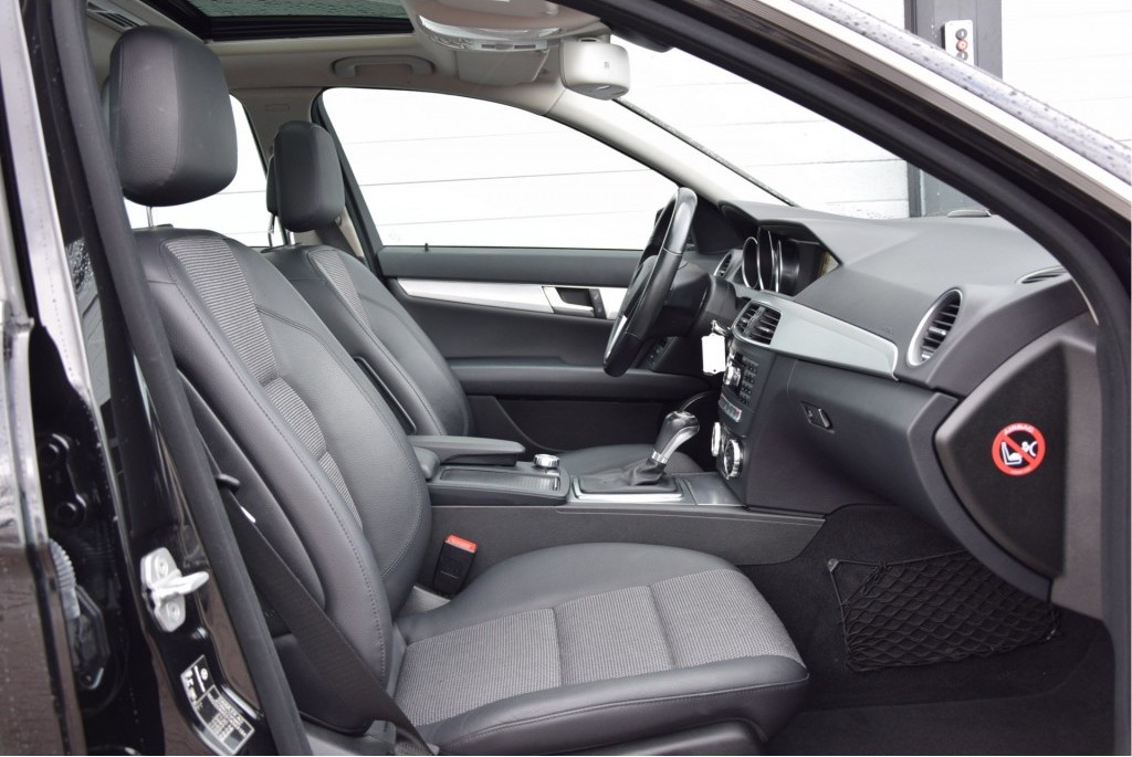Mercedes-Benz C-Klasse 250 Cdi Avantgarde Schuifdak/Navi/LED Aut7 Foto 3