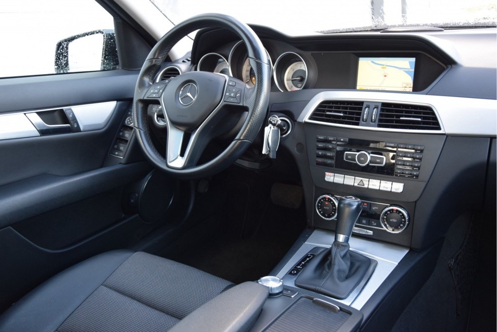 Mercedes-Benz C-Klasse 250 Cdi Avantgarde Schuifdak/Navi/LED Aut7 Foto 6