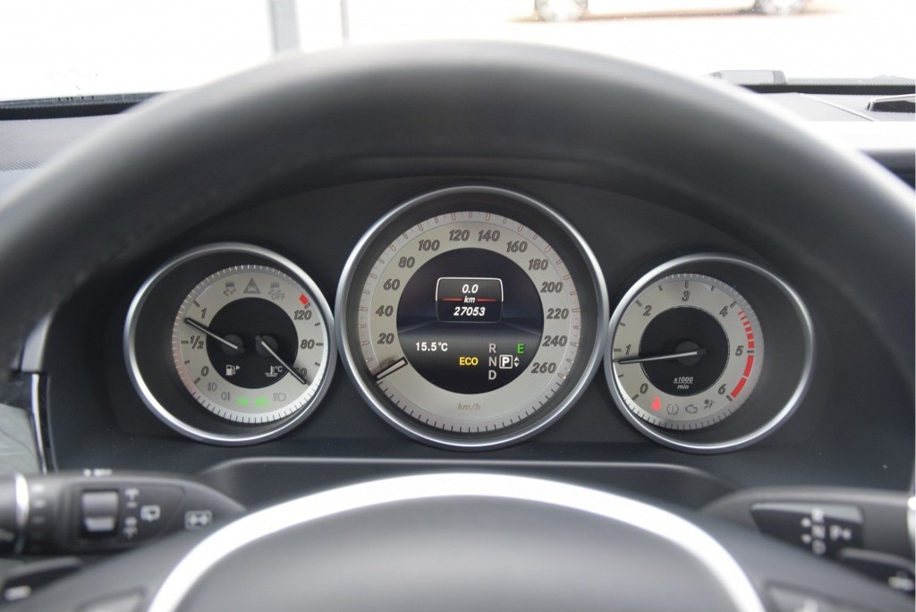 Mercedes-Benz E-Klasse Estate 2.2 200 Bluetec T Avantgarde ILS/Garmin Navi Aut7 Foto 8