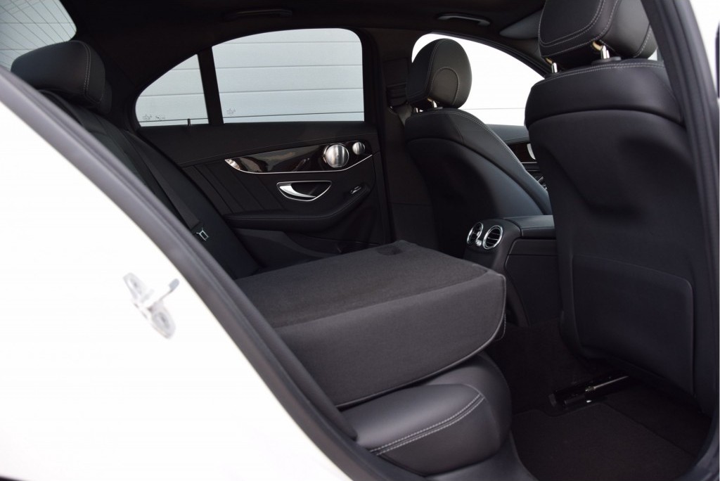 Mercedes-Benz C-Klasse 250 AMG Panorama/Distronic/HUD/Standkachel/Com/Burmeister/Trekhaak/Mem/360/DAB Aut7 Foto 10