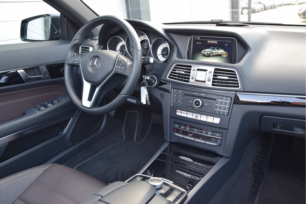 Mercedes-Benz E-Klasse Cabrio 200 Sport/Bruin leder+kap/ILS/Navi Aut7 Foto 14